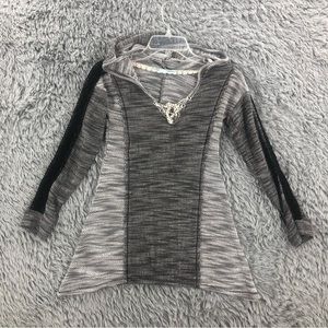 Maurices Pullover Womens XS Shark Bite Hem Grey Vneck Top Hood